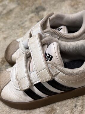 adidas Kids Cream & Black Velcro Strap Sneakers with Gum Sole